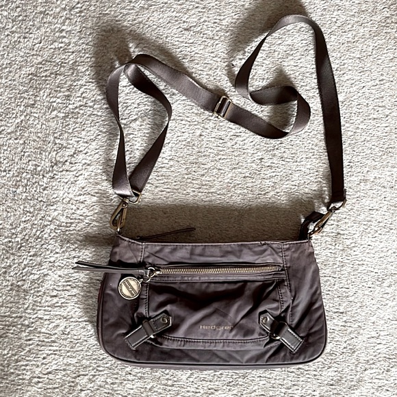Hedgren “Ambition” cross body bag - Picture 1 of 8